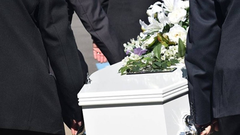 жерлеу рәсімінде күтпеген оқиға болды