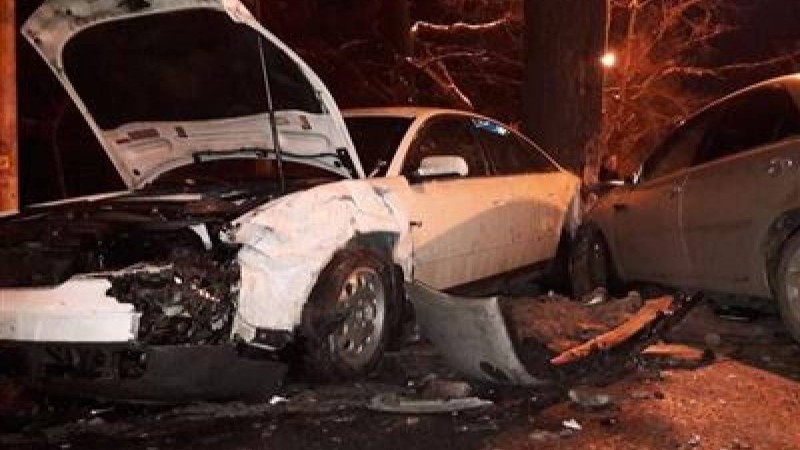 Алматыда жолға таласқан жүргізушілер апатқа ұшырады