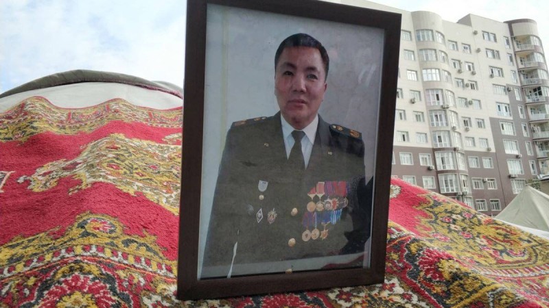 Атамбаевты әкетуге барғанда мерт болған офицердің қазасына күдікті ұсталды