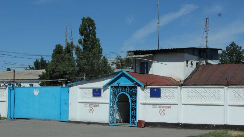 Трансгендерді зорлау ісі бойынша күдікті түрмеде аштық жариялады