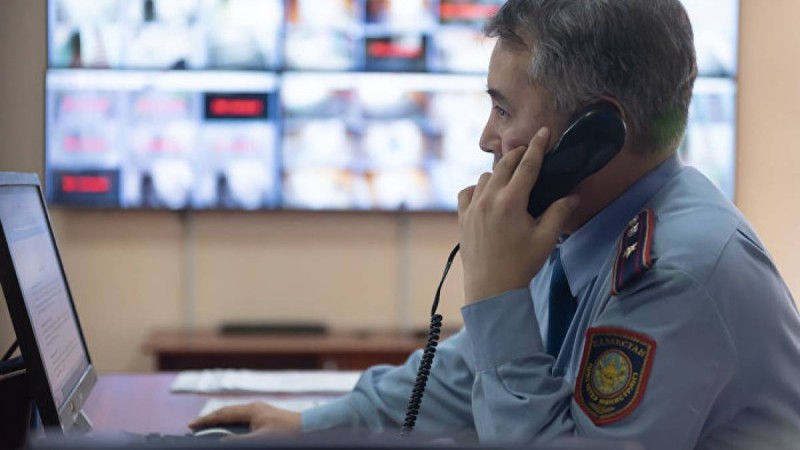 400-ден астам полицей дабылмен көтерілді