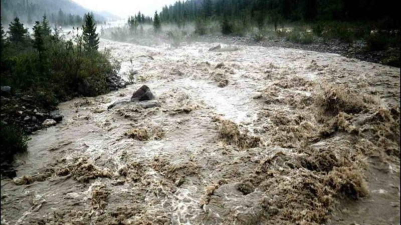 Алматыға сел ағу қаупі төніп тұр ма? ІІМ жауап берді
14 тамызда таңертең Алматының Наурызбай ауданында сел жүрді