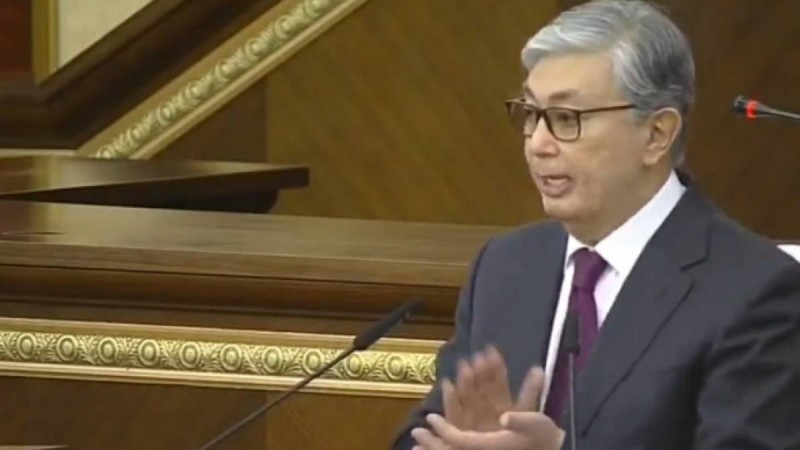 Назарбаев "Жалғыз және мәңгілік Елбасы", "Халықтың атасы" болады