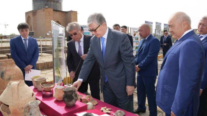 "Шағым түссе, жазалаймын". Жаңа президент әкімдерге қатаң ескерту жасады