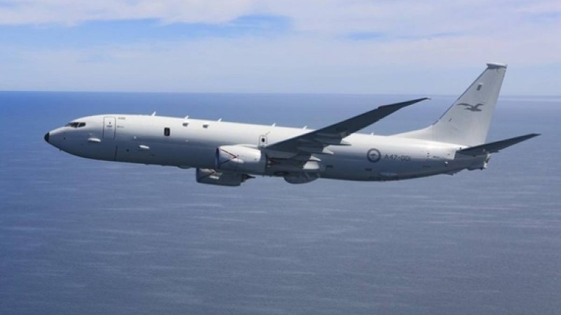 Жолаушы әйел ұшақтың авариялық шығар есігін ашып жіберген