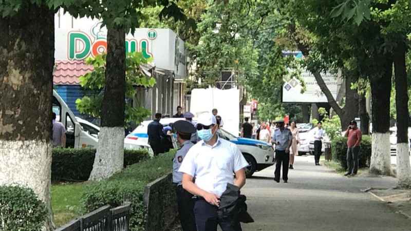 Шымкентте "наразылық өтетін" жерден екі адамды полиция ұстады