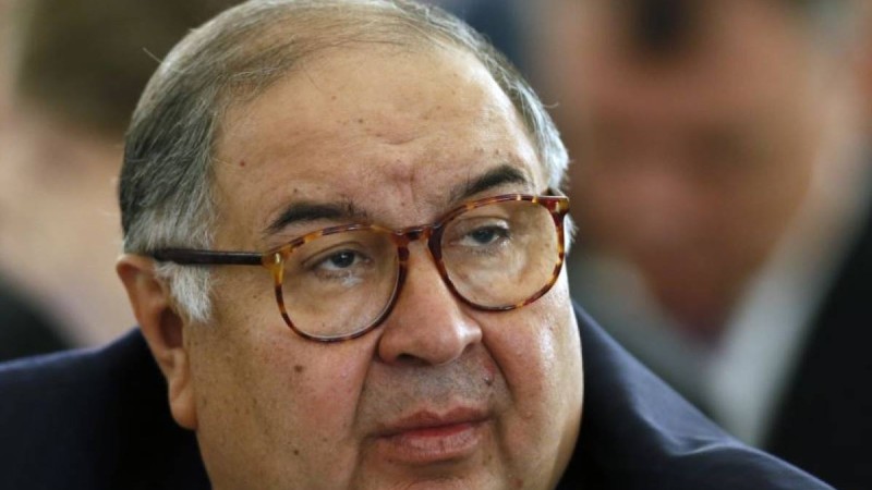 Назарбаев "Достық" орденін миллиардер Усмановқа тапсырды