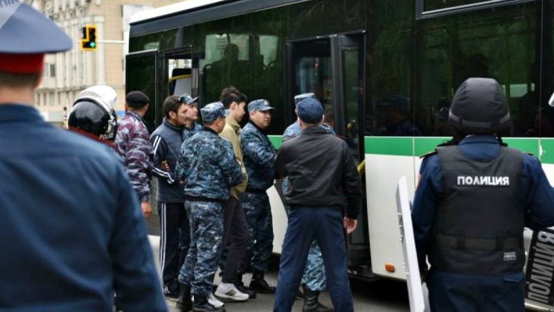 Митингіге қатысқандар неге Нұр-Сұлтаннан шығарылды? Марат Қожаев түсіндірді
                                9-10 маусым күндері екі жүздей адам Нұр-Сұлтан қаласынан Ақмола мен Қарағанды облыстарына жеткізілген