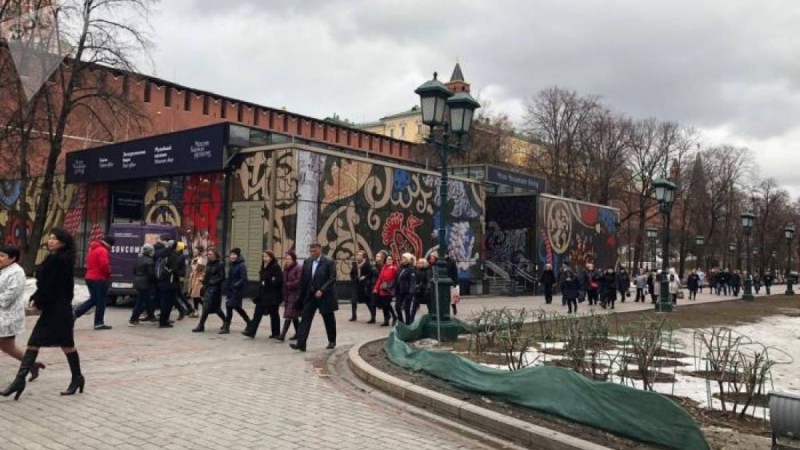 Димаштың Мәскеудегі алғашқы концерті: 56 елден әншінің фанаттары келді