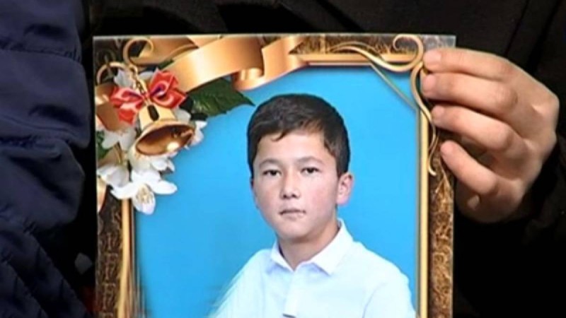 Тізерлетіп кешірім сұратқан: Алматы облысында мұғалімдерден ұрыс естіген оқушы асылып өлді - Қазақстан жаңалықтары