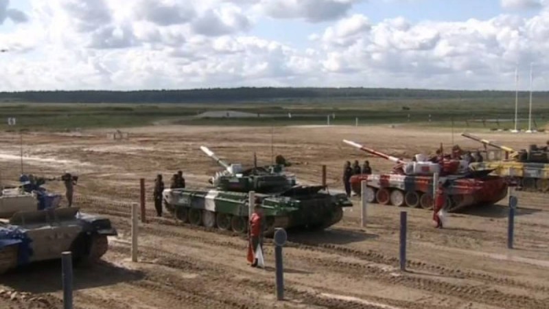 Беларусь, Венесуэла, Моңғолия және Ресей танкистері жарысып жатыр