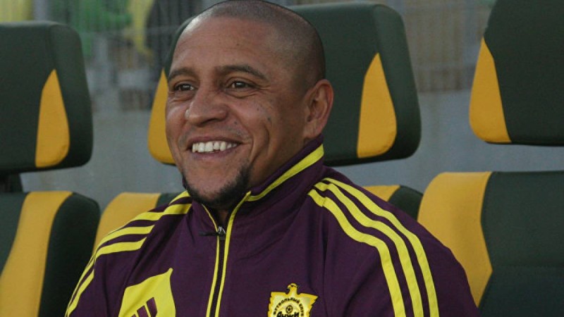 Аңызға айналған футболшы физика заңын "бұзатын" голын қайталады – видео