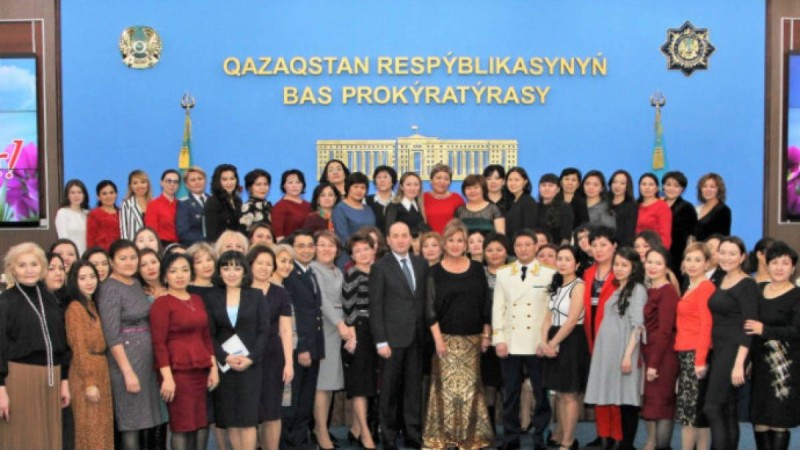 Біз қатарымызда табанды, батыл да бірбеткей қыздардың қызмет ететінін мақтан етеміз