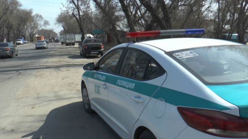 Алматыда есірткіге мас жүргізуші полиция қызметкерлерінен қашпақ болды