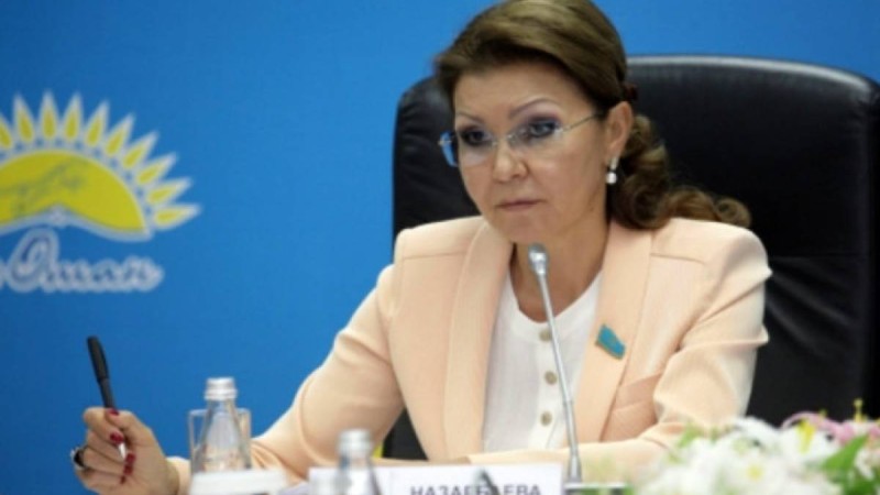 Сенат төрайымы қаза тапқан полицейдің отбасына көңіл айтты