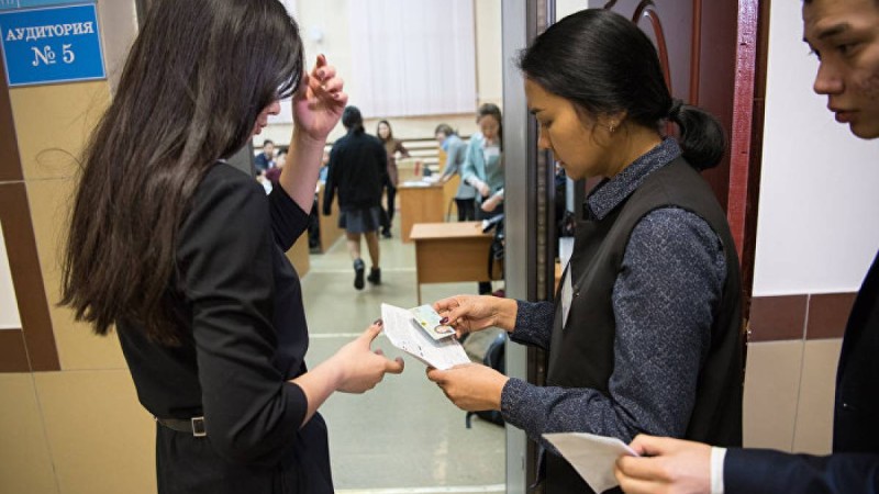 Асхат Аймағамбетов тестілеу кезіндегі тәртіпбұзушылықтар туралы айтты