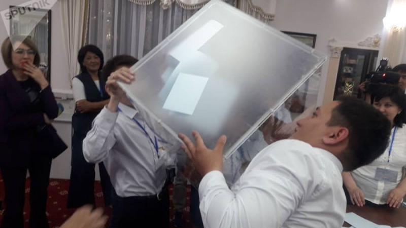 Сайлау 2019: сайлаушылардың дауысы саналып жатыр