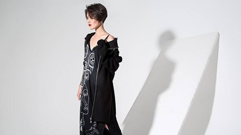 Атамбаевтың қызы видеоүндеу жариялады