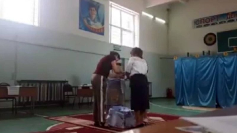 Бюллетеньдерді жабылып салып жатыр: ОСК желіде тараған видеоға қатысты жауап берді
                                Видеоны ОСК-мен бірге құқық қорғау органдары да тексереді