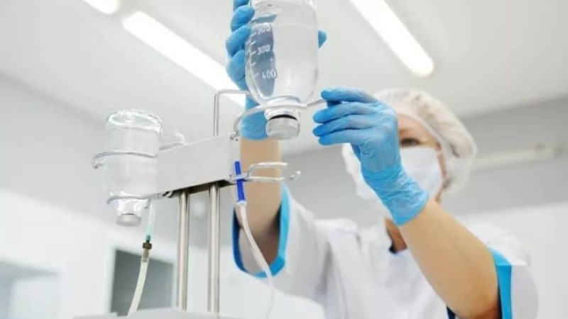 Аңдып жүріп пышақтады: Атырауда дәрігерлер жарақат алған әйелдің өмірі үшін күресіп жатыр - Қазақстан жаңалықтары