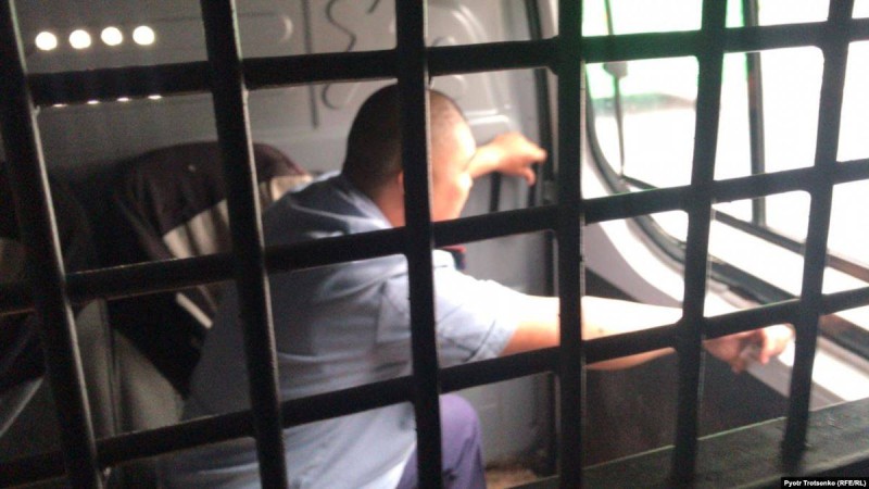 Алматыда Азаттық тілшісі Петр Троценконы босатты