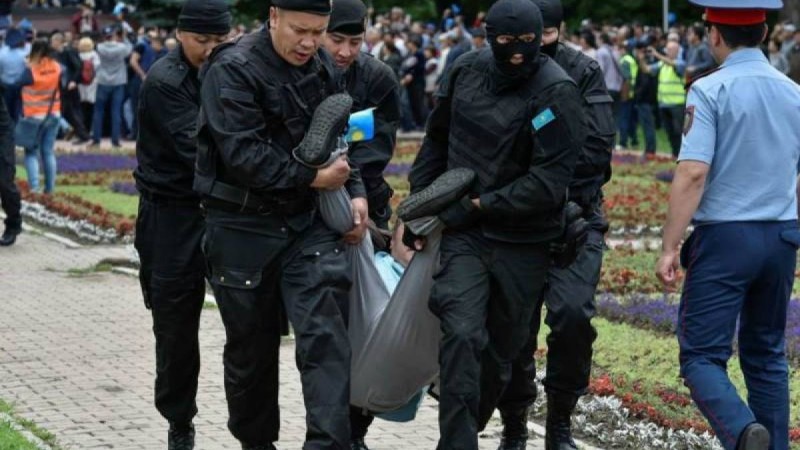 Алматы мен Нұр-Сұлтанда көтеріліске шыққан жүздеген адам ұсталды
                                Бұл туралы ІІМ бірінші орынбасары хабарлады