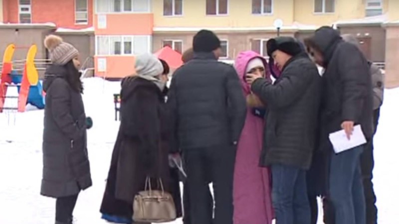 "Далада қаңғып жүрміз": Астанада «Нұрлы жер» бағдарламасы арқылы баспана алғандар өз үйіне кіре алмай жүр - Қазақстан жаңалықтары