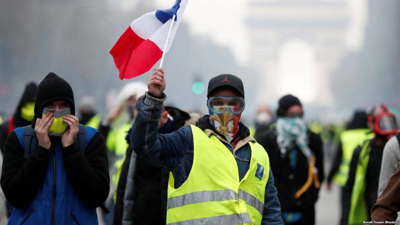 Толқу символына айналған түстер