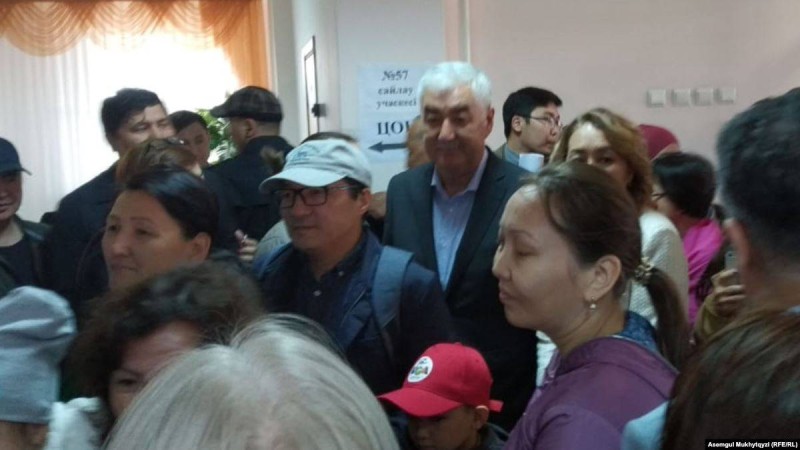 Әміржан Қосанов дауыс берді