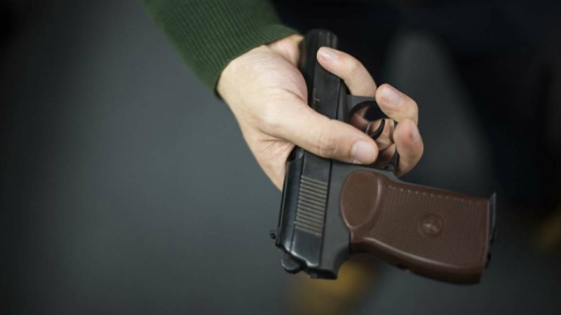 Самайына оқ тиген: Бішкекте көліктен 24 жастағы қазақстандықтың мәйіті табылды