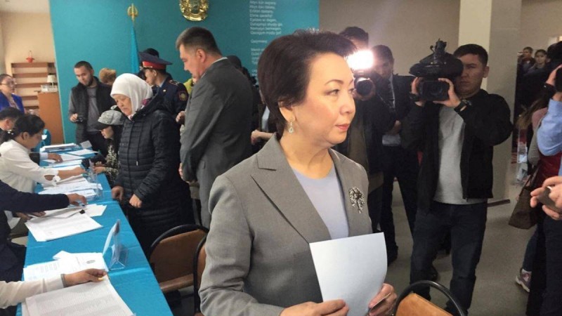 Дания Еспаева дауыс берді