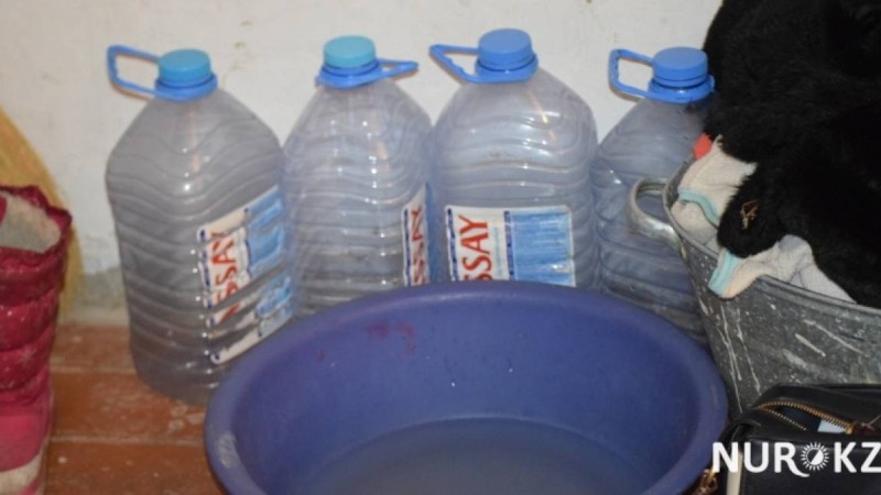 Ақтөбеде жолдасы алты баламен тастап кеткен ана өлместің күнін кешіп жүр (фото)