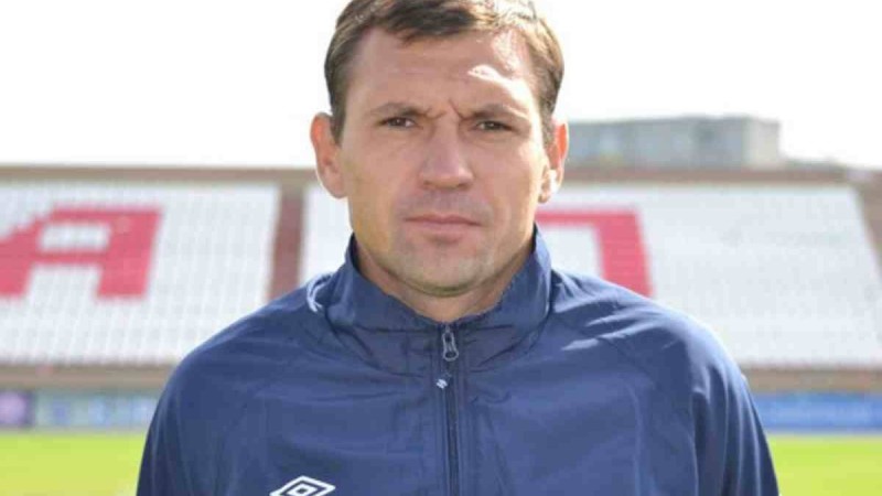 "Кіші ұлы мен әкесі тіл тартпай кетті": Қазақстандық футболшы ауыр жол апатына ұшырады
Экс-қақпашының өзі комада жатыр