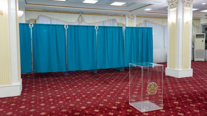 Қасым-Жомарт Тоқаев баратын учаскеде кім бірінші болып дауыс берді