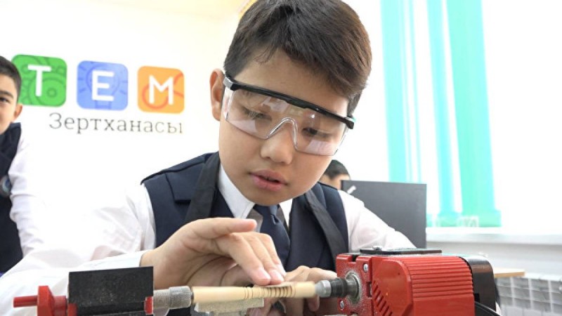 1 қыркүйек жексенбіге түсіп тұр: Білім министрлігі мәлімдеме жасады