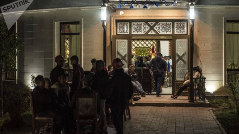 "Тимеңдер!" Атамбаевтың үйінде түсірілген видео жарияланды