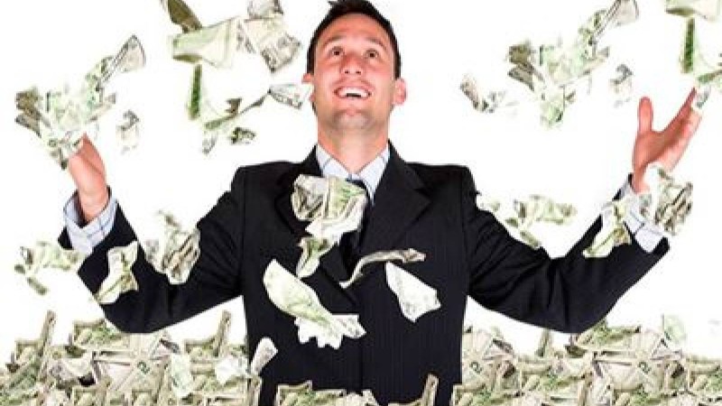 Миллионер кедейлерге аспаннан ақша жаудырды