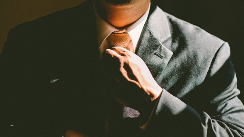 дипломаттар отандық костюм-шалбар кие бастады