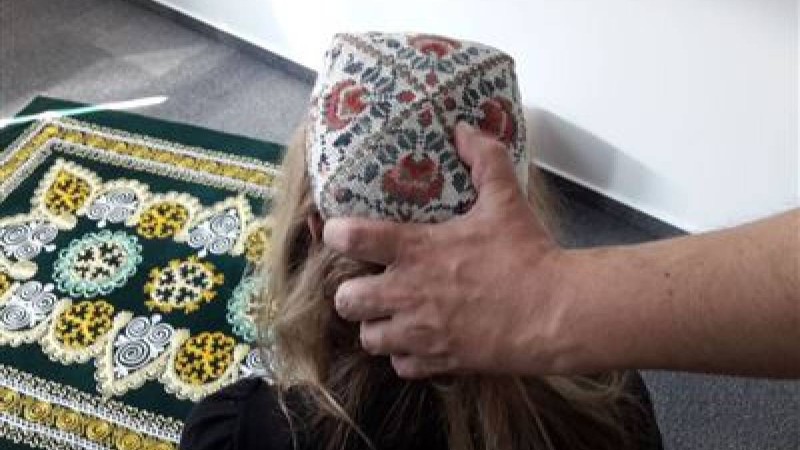 Екі кәсіпкер 13 жастағы қызды зорлаған