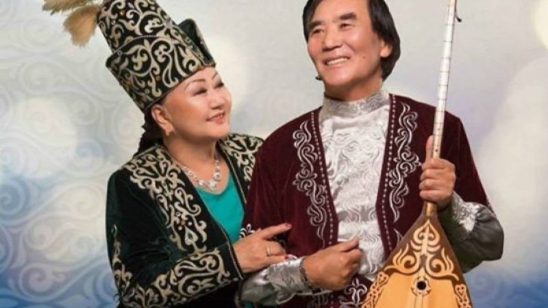 "Тіл тартпастан көз жұмған": Ерболат Беделханның ата-анасы қайтыс болған жол апатына байланысты ПД мәлімдеме жасады
Қарсы бағыттағы жүккөлігімен соғысқан жолаушылар оқиға орнында жан тапсырған