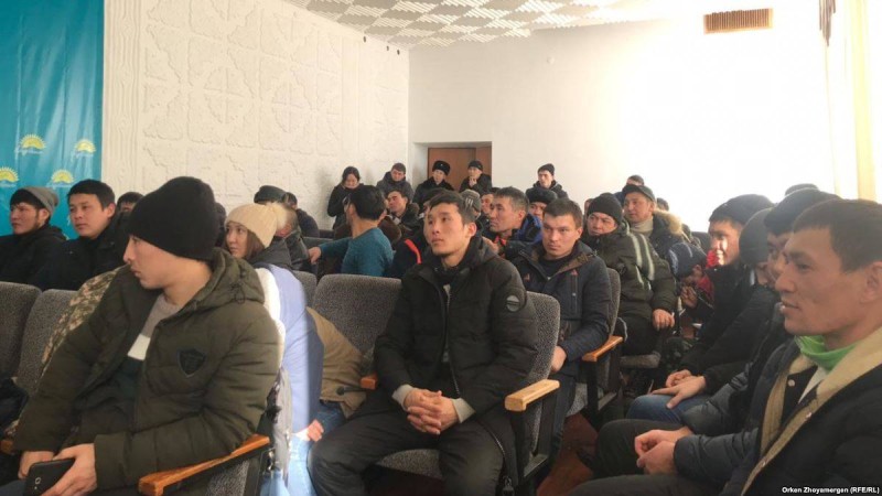 Ақмолдағы құс фабрикасы жұмысшылары еңбек жағдайына наразы