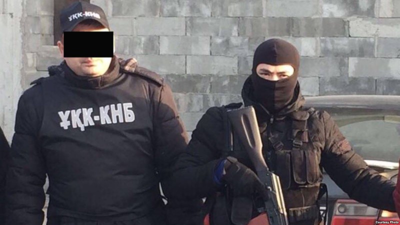 Шетелге әскери техника шығармақ болғандар ұсталды