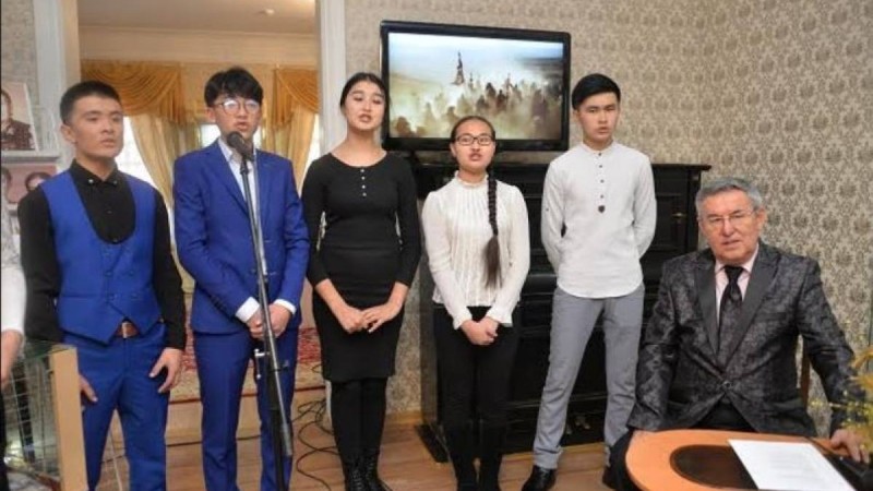 Павлодарлық сазгер Назымбек Дүкенбай 500 ән жазған