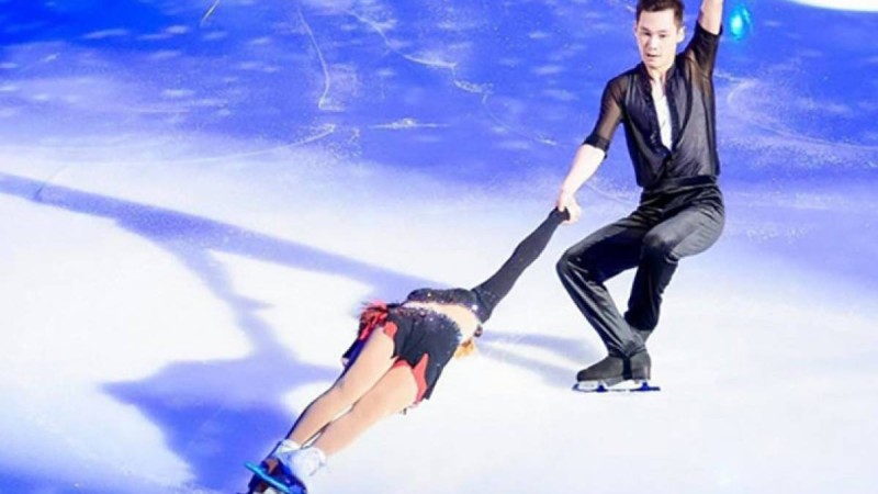 Жансая Әдіханова мен Әбіш Байтқановтың биі. ВИДЕО