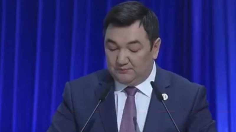 Сабильянов пен Дархан Қыдырәлінің мадақтауы желіде хит болуда