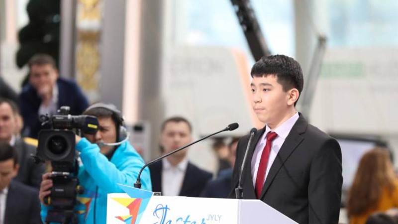 Жастар жылы: Вундеркинд Абзал Мырзаш компьютерлік техникалар жасайтын кәсіпорын ашпақшы - Білім, ғылым, мәдениет - Bilim