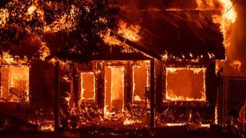 Өрт бүкіл қаланы жойып жіберді