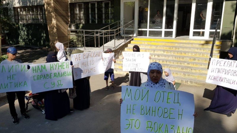 "Бәрібір сотталасыңдар". WhatsApp чаттағы әңгіме түрме жазасына себеп болды