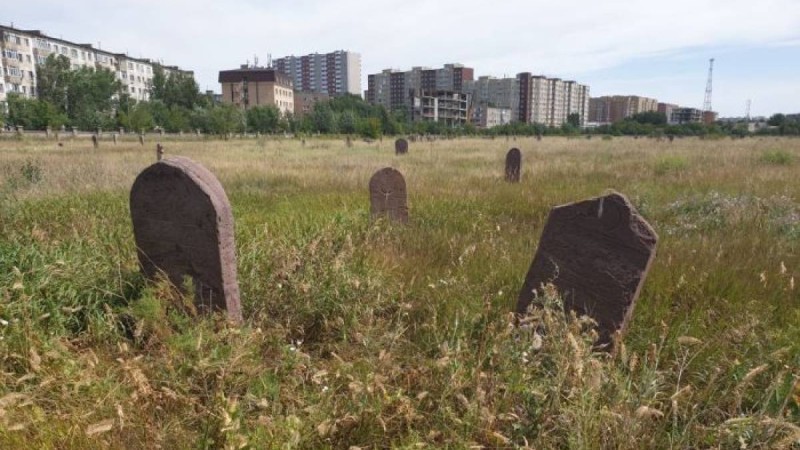 Астанадағы тылсым, елес кезген жерлер: "Свечки", "Москва", Қараөткел зираты