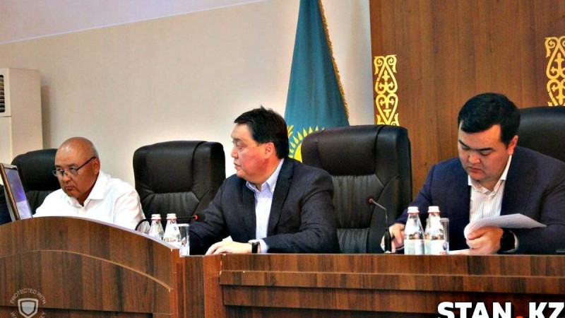 "Керек десең, тізімде жоқпыз": Арыстықтар 100 мың теңгенің бір тиынын да көрмедік деп ашуланды - Қазақстан жаңалықтары